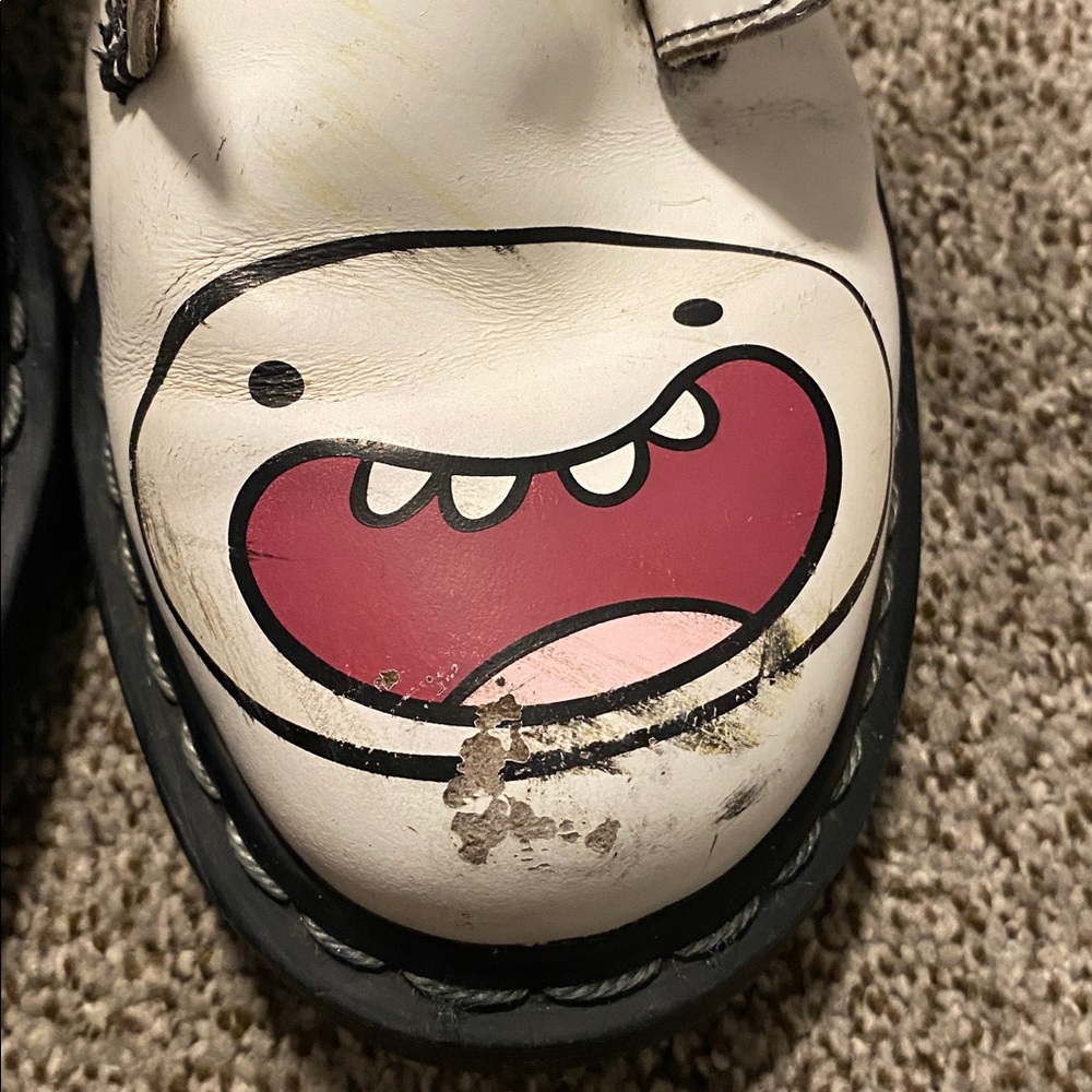 Dr. Martens Cartoon Network White Boots with Black Trim - Picture 4 of 17